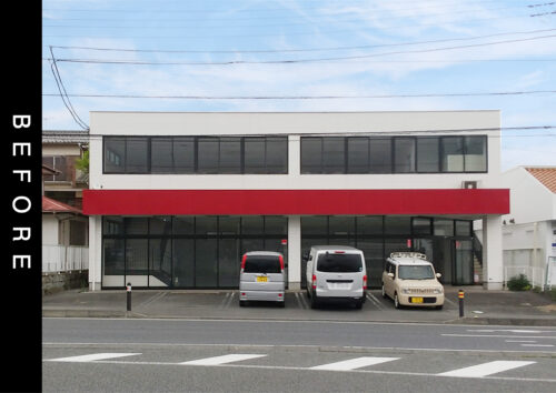 こちらは看板施工前の写真です